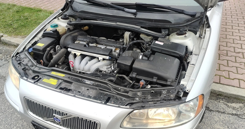 Volvo V70 cena 12999 przebieg: 249000, rok produkcji 2005 z Wieruszów małe 667